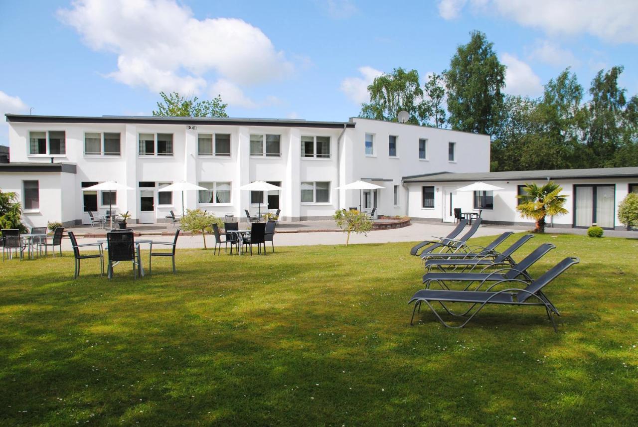 Appartementanlage-Ferienwohnungen Weisse Moewe Sassnitz Ngoại thất bức ảnh
