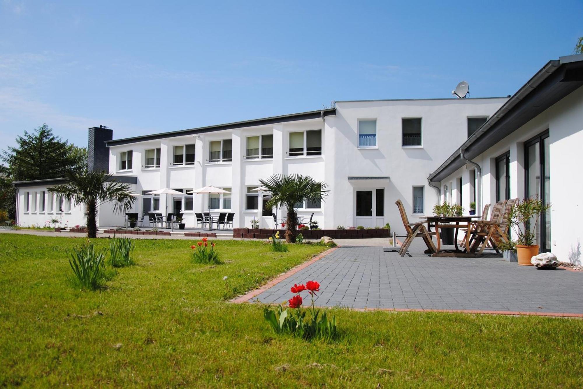 Appartementanlage-Ferienwohnungen Weisse Moewe Sassnitz Ngoại thất bức ảnh